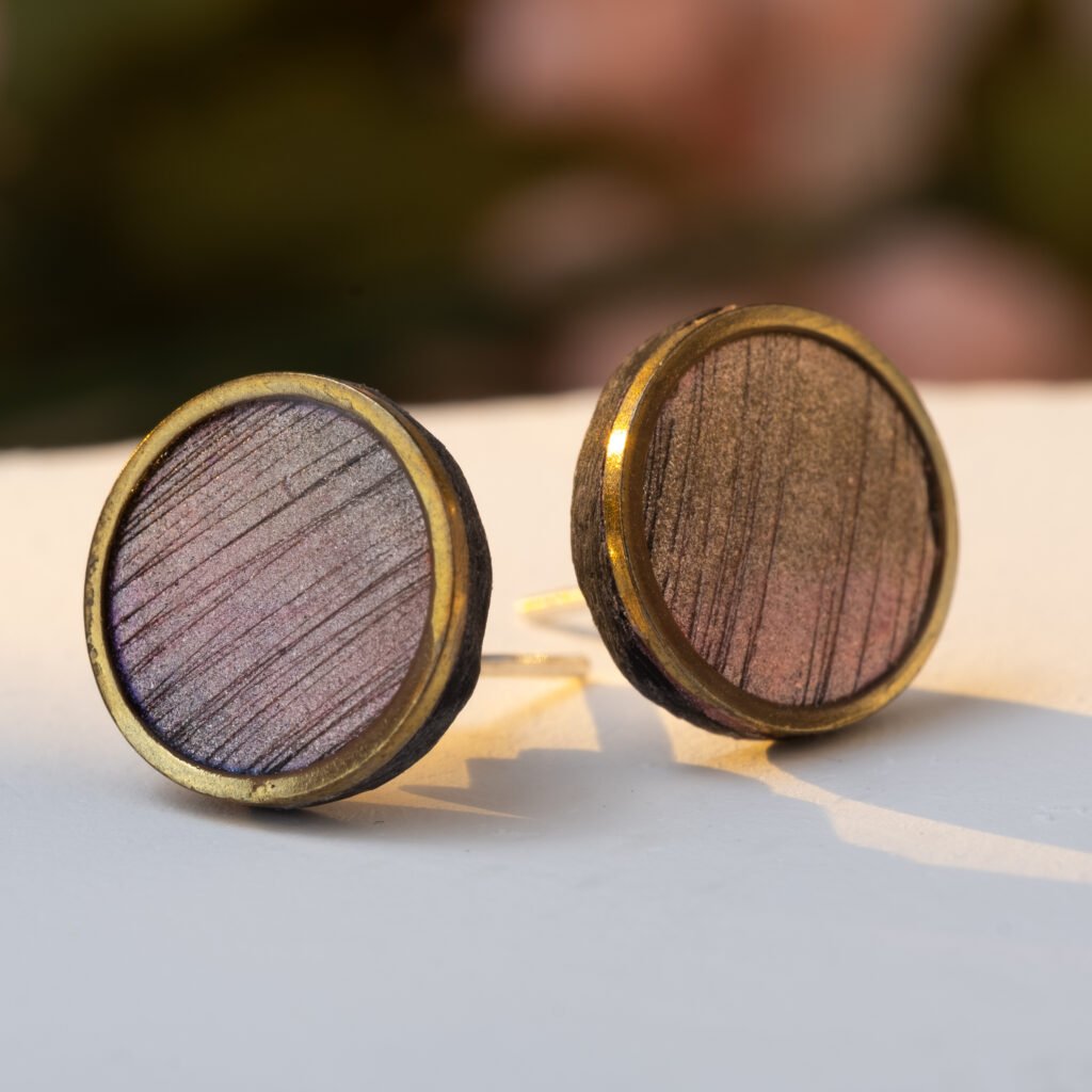framed disc studs