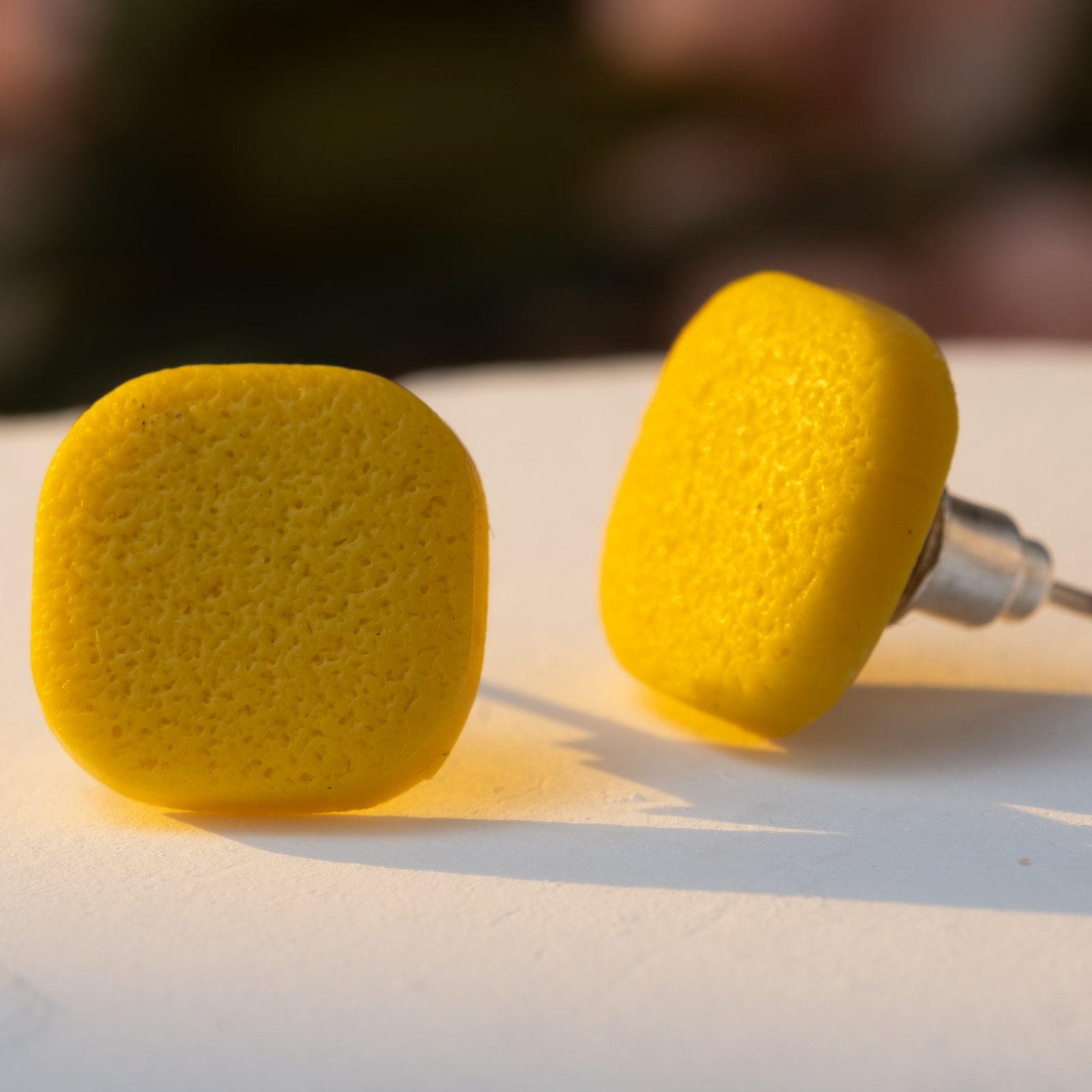 rounded square stud