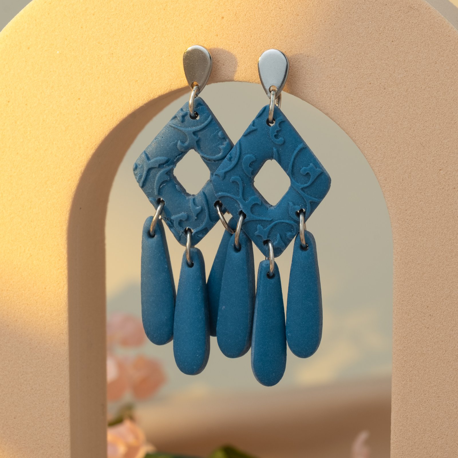 chandelier earrings 114 4025 x 4025