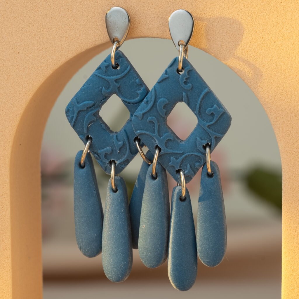 chandelier earrings 115 4085 x 4085