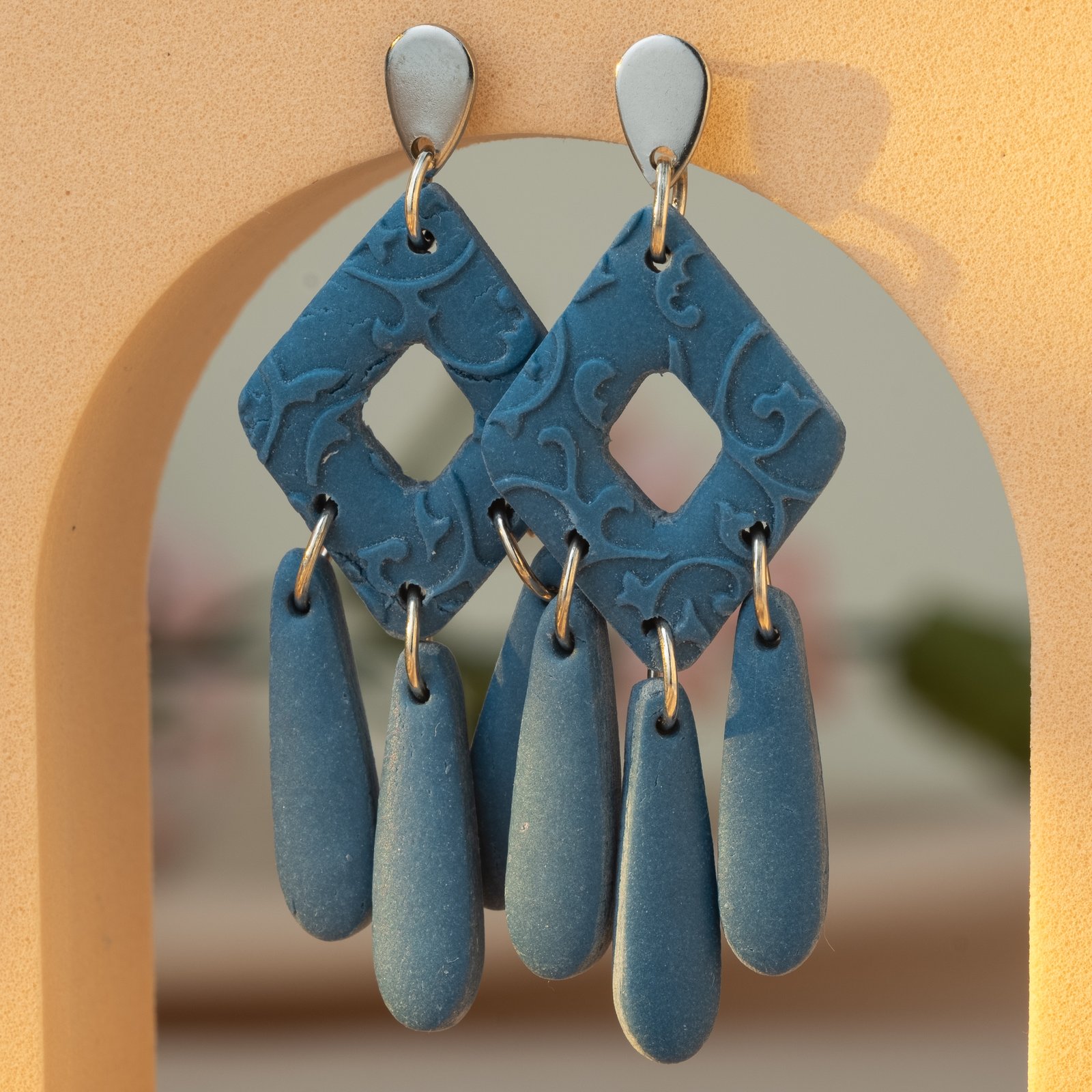 chandelier earrings 115 4085 x 4085