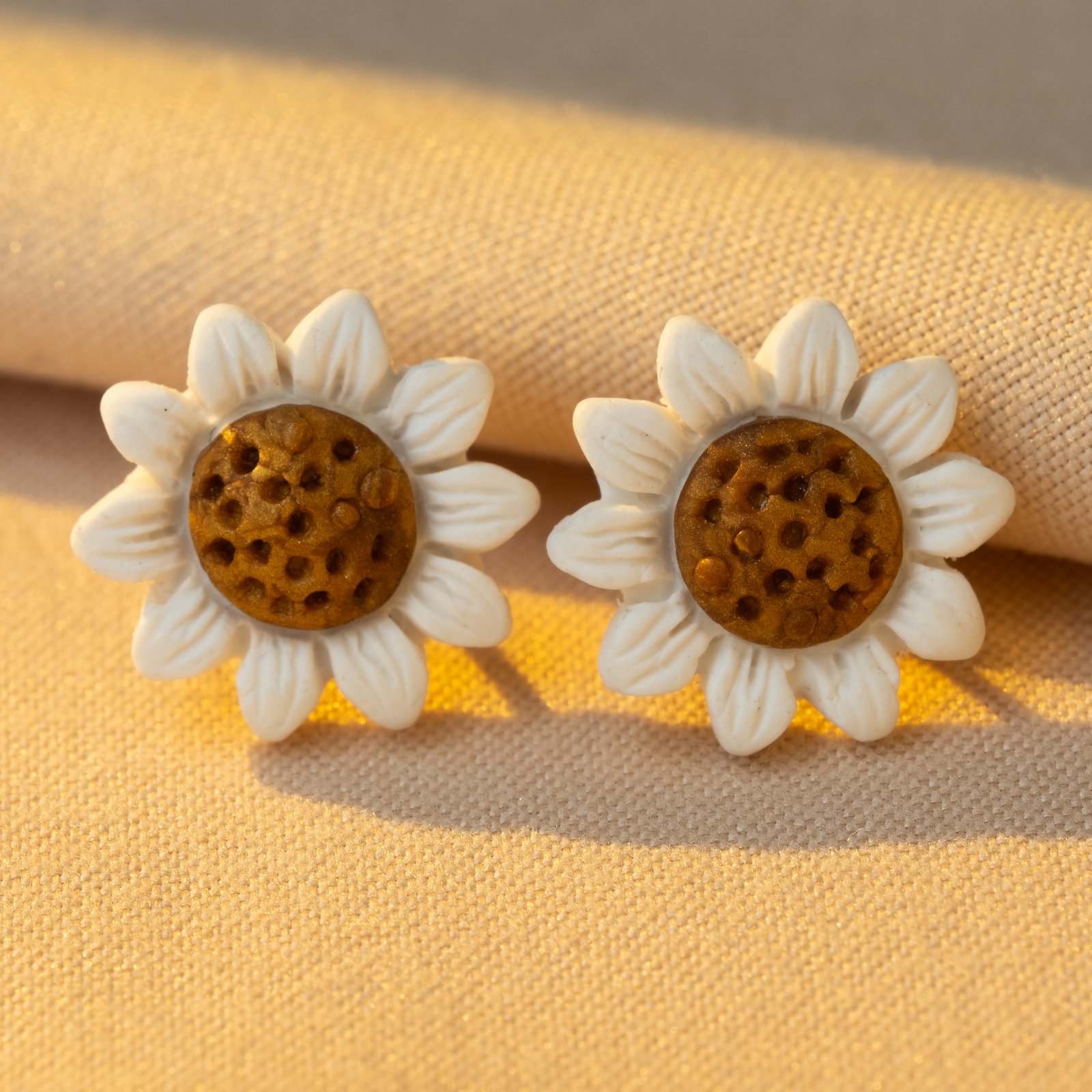 daisy bloom studs 21 4160 x 4160