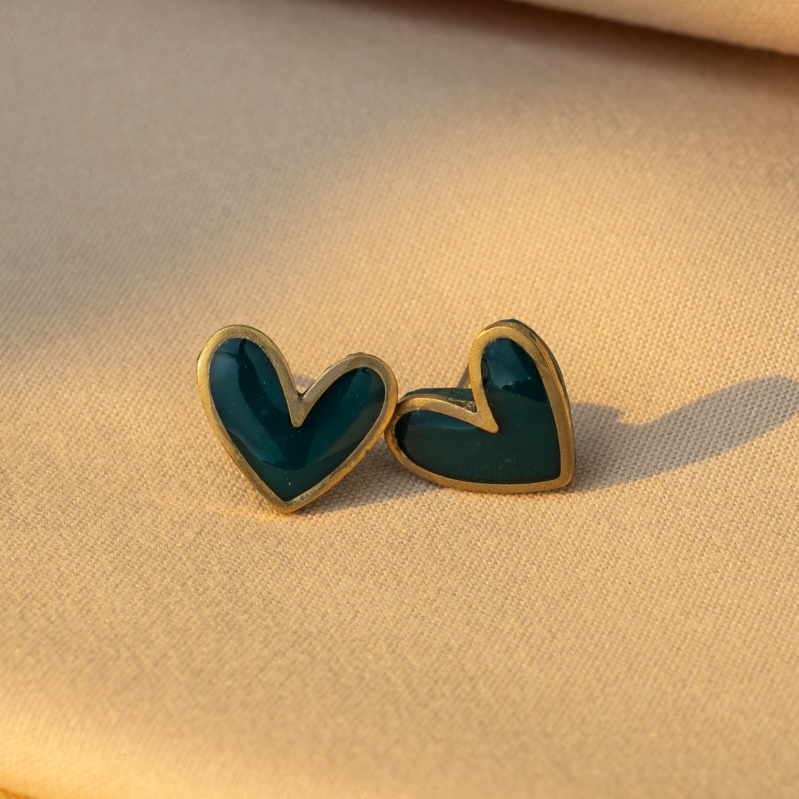 framed heart studs 12 4160 x 4160