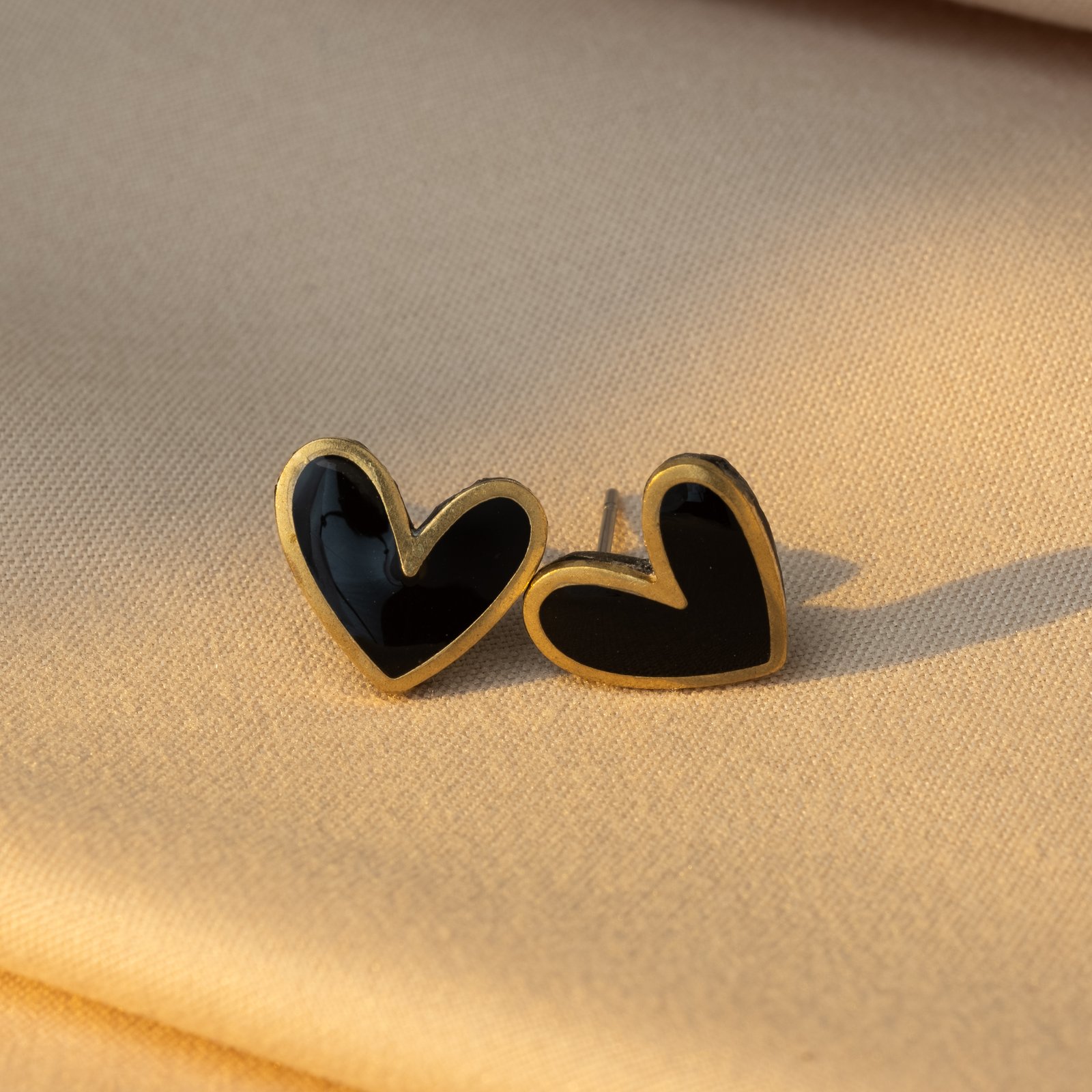 framed heart studs 13 4160 x 4160
