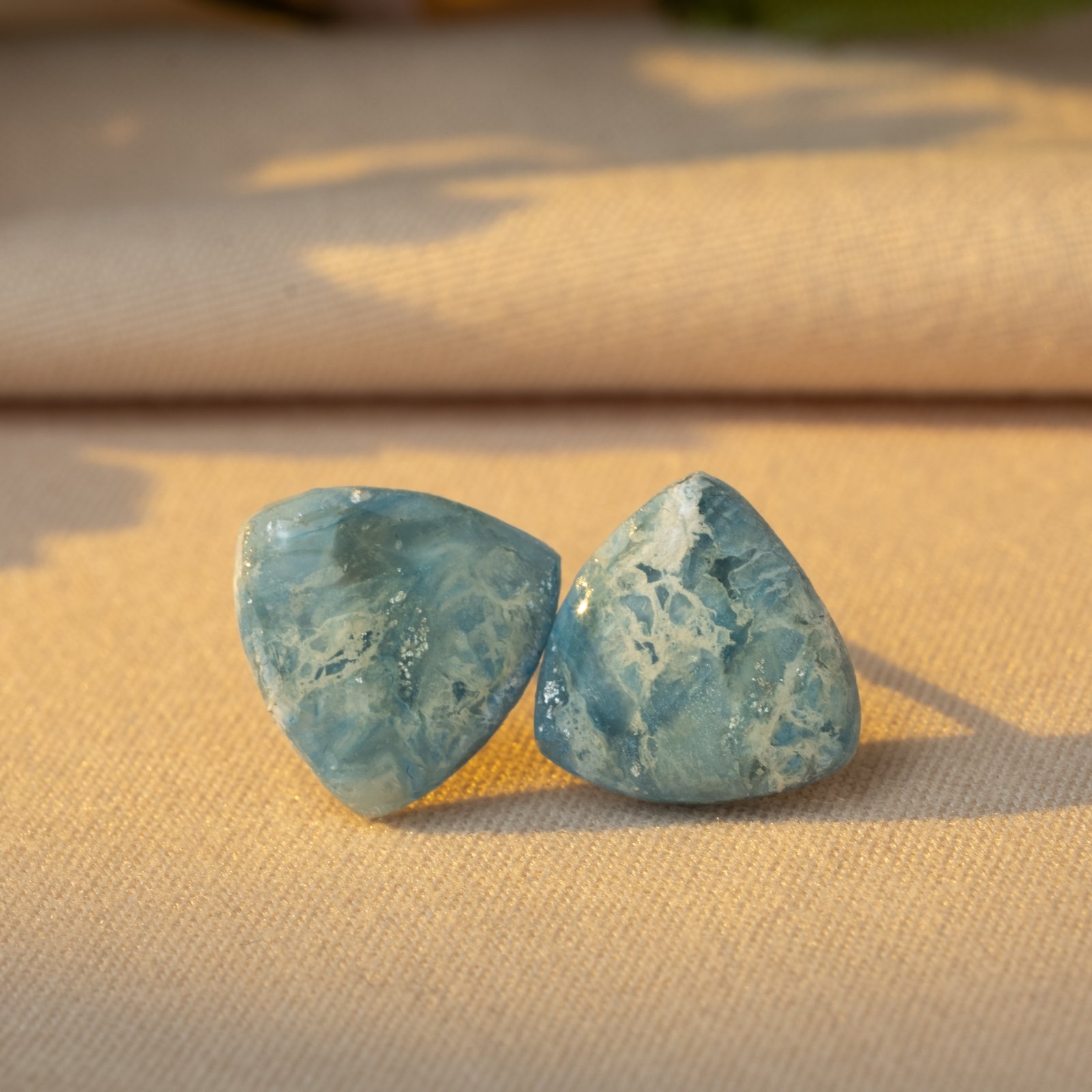 marble triangle studs 45 4160 x 4160