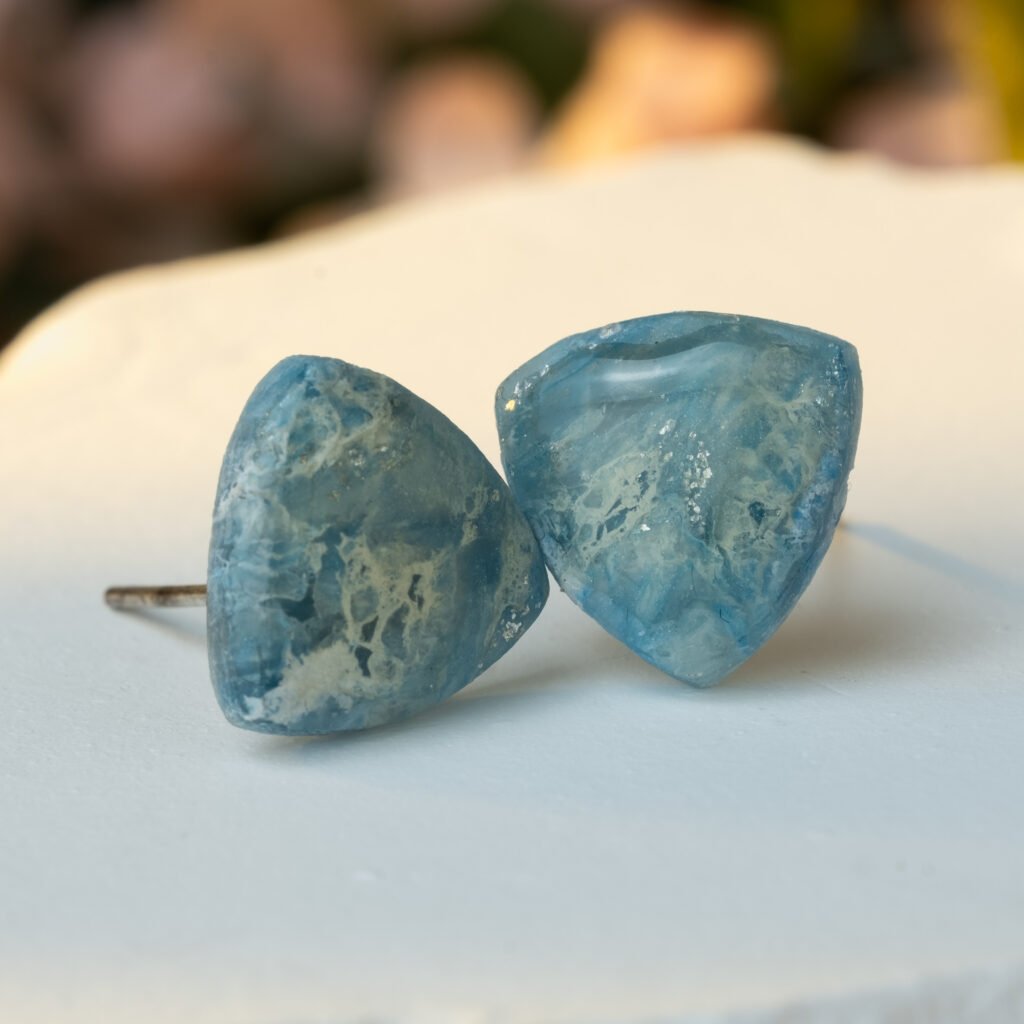 marble triangle studs 47 4160 x 4160
